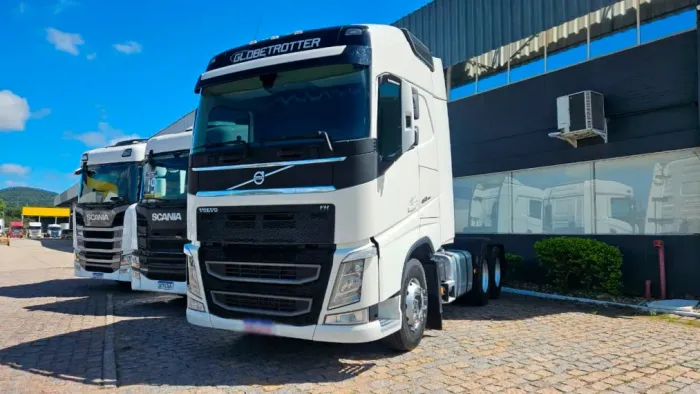 Volvo FH 460 6x2 2020/2021.