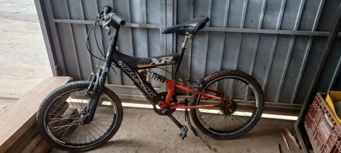 BICICLETA TRACK FULL XR 20 ( PRECISA DE RESTAURAÇÃO ) R$300,00