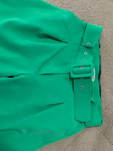 Calça verde bandeira linda tm G encorpada