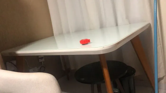 Mesa com quatro cadeiras 