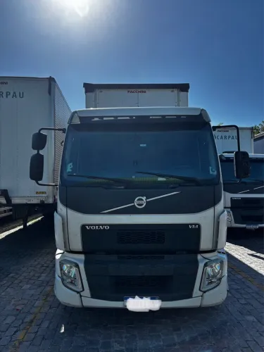 Volvo VM 330 4x2T 2021