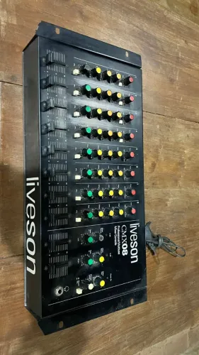 MESA DE SOM LIVESON CMX08