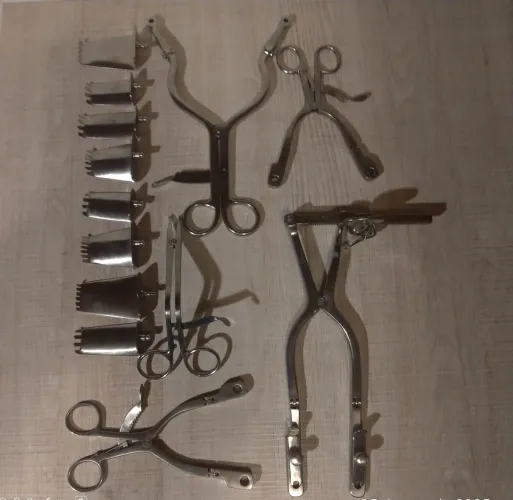 Retrator cervical com 13 peças com caixa neurologia coluna .