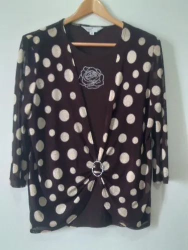 Blusa feminina elegante com estampa de poa's tecido malha poliéster e elastano bolas 