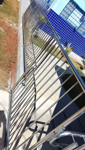 Guarda-corpo de aço inox para escadas