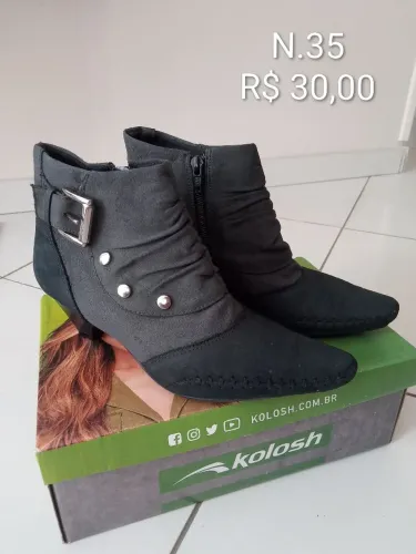 Calçados femininos com modelos e valores variados.