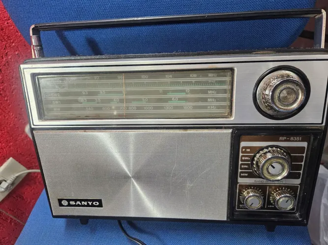 Radio Sanyo 8351 Raridade Funcionando