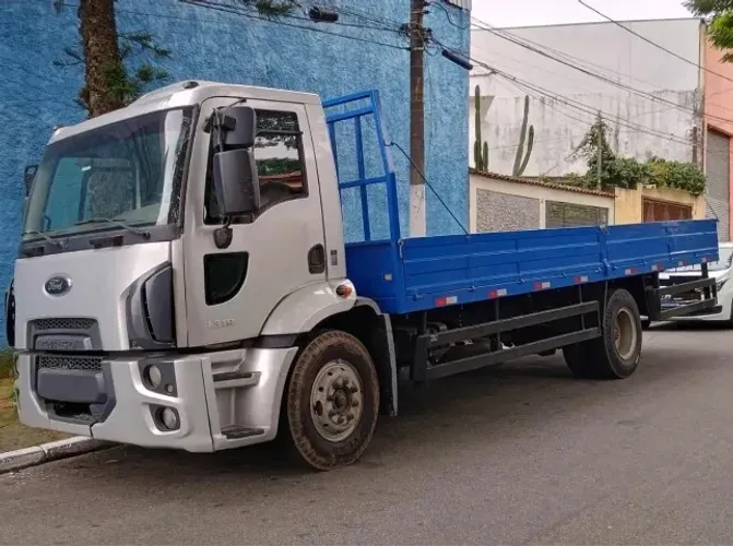Ford Cargo 1319 Carroceria 2013.
