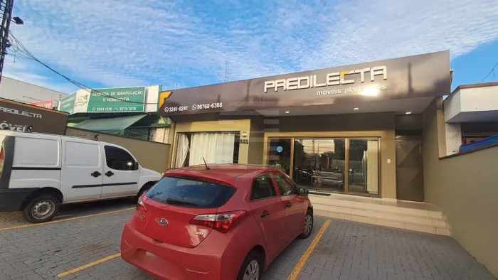 Casa para alugar no Castelo com salão amplo com vitrine, 2 salas e 4 vagas