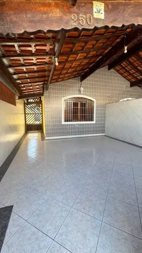 Ampla casa com 3 dormitórios e churrasqueira em Guilhermina