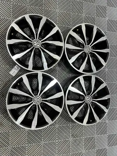 Jogo De Roda R17 100x Vw Golf Jetta Polo Prata