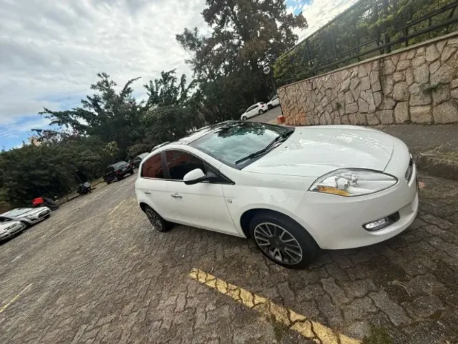 Fiat Bravo Absolute 1.8 Flex 16V 5P 2012