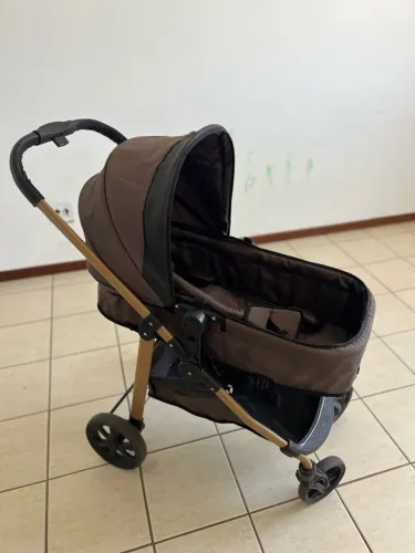 Carrinho de bebê + Trocador com banheira