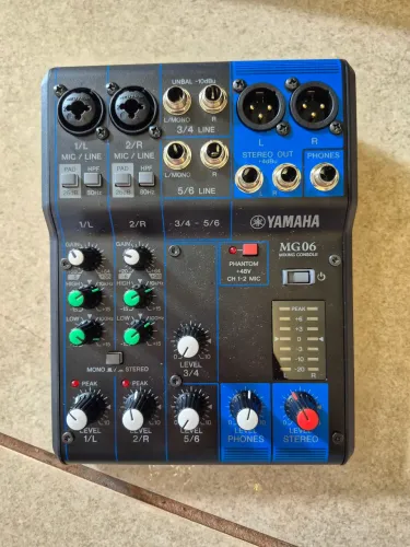 Mesa yamaha MG06