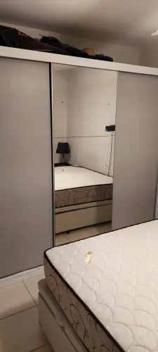 Armário guarda roupas
