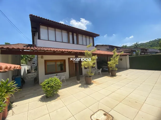 Magnifíca casa com 8 Quartos no condominio Passaredo em Jacarepaguá