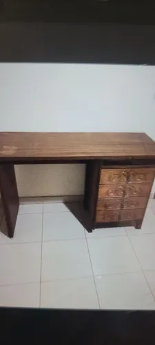 Escrivaninha antiga de madeira