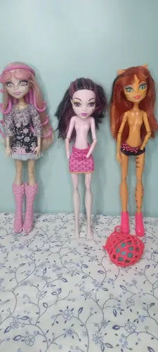 Bonecas Monster high viperine draculaura e torelai