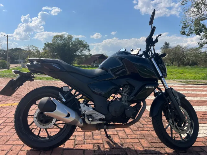 Fz15 yamara por 15.000 único dono
