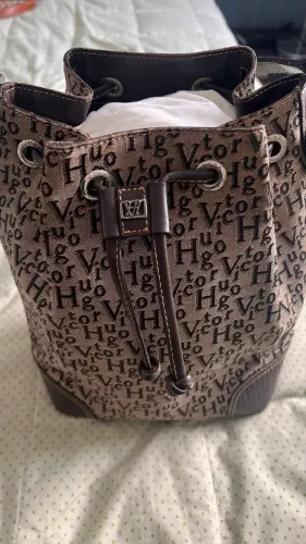 Bolsa estilo saco Victor Hugo original 
