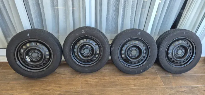 Conjunto de Rodas + Pneus Aro 14 Chevrolet - Usados