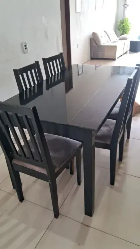 Mesa de jantar de vidro