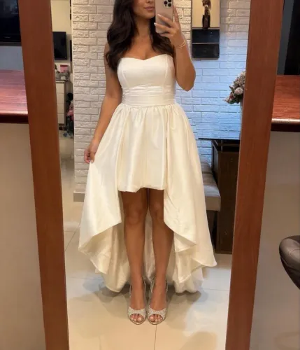 VESTIDO DE NOIVA MODERNO E EXCLUSIVO