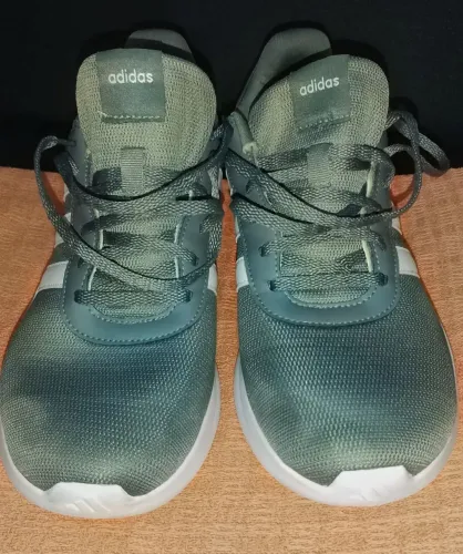 Tênis Adidas