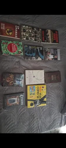 Livros variados lacrados