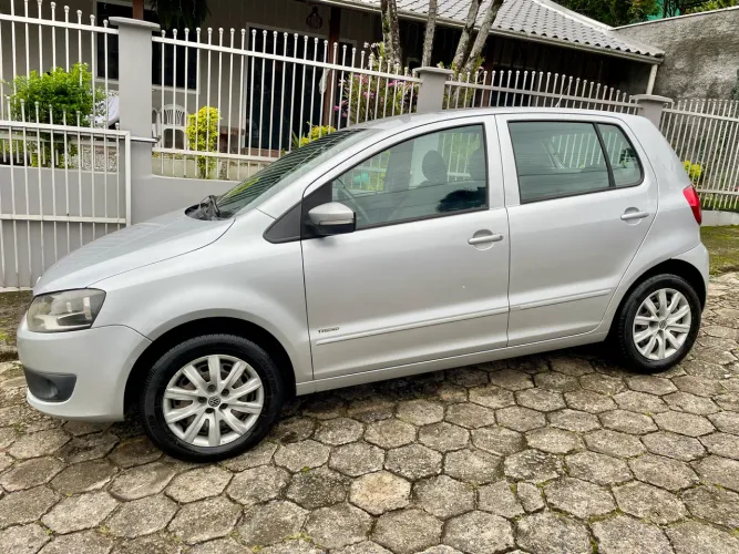 Volkswagen Fox 1.0 MI Total Flex 8V 5P 2012