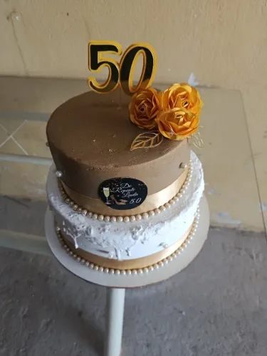 Bolo fake 50 anos