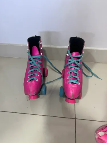 Patins Clássico Rosa 4 Rodas 35/36 - Fun
