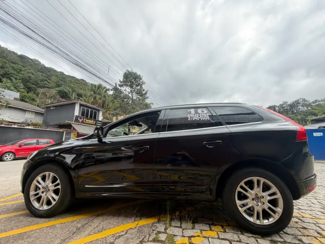 Volvo XC 60 T-5 Momentum 2.0 245cv FWD 5P 2016