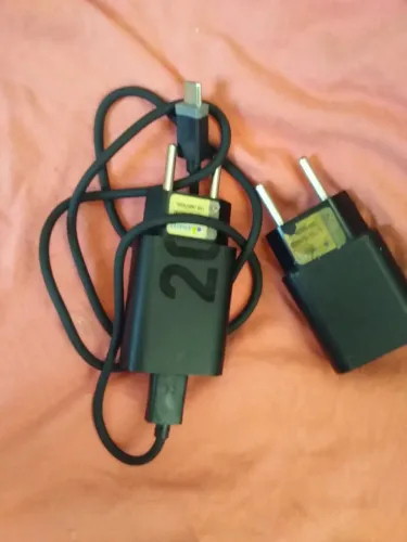 Vendo dois carregador da motorola tipo c 