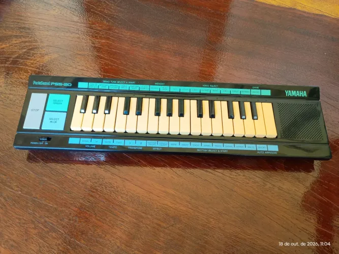 mini teclado yamaha portasound pss-20 preto