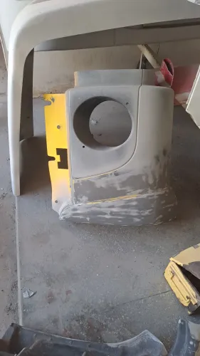 Vendo ponta do para-choque lado motorista