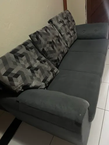 Sofá 3 lugares cor cinza 