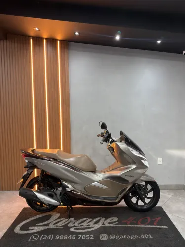 PCX 150 DLX 2022