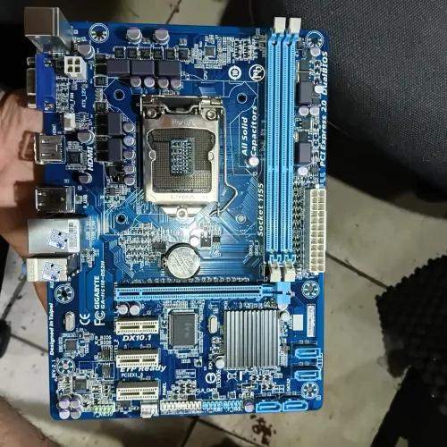 Placa-mãe Gigabyte GA-H61M-DS2H LGA 1155 DDR3 (sem teste)