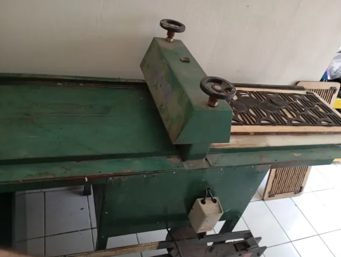 Máquina corte e vinco