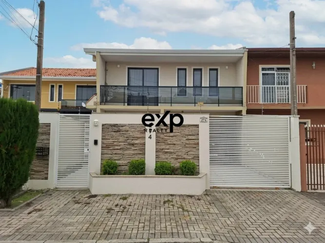 Sobrado com 3 Quartos à venda, 166m² - Sítio Cercado