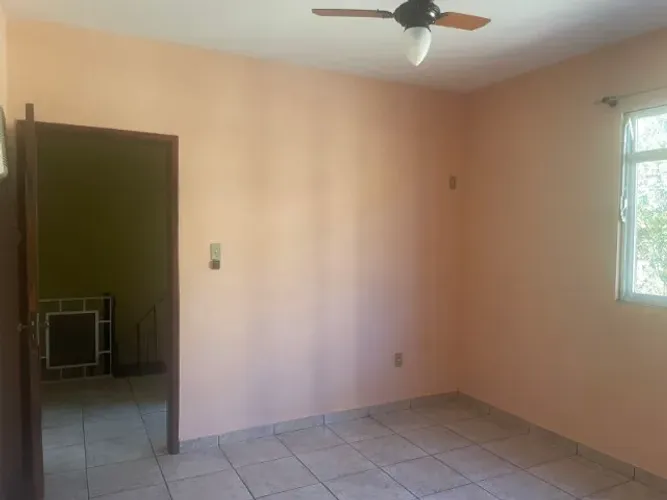 Casa Duplex com 2 quartos, sendo uma suíte  em Vilar dos Teles  