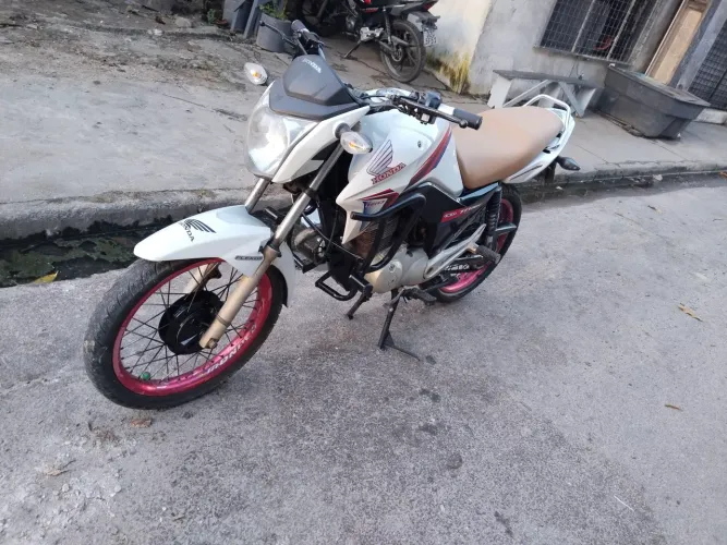 VENDO ESSA MOTO TITAN 150