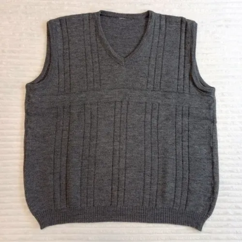 Colete de lã masculino em gola V tradicional - Cinza Tam. G