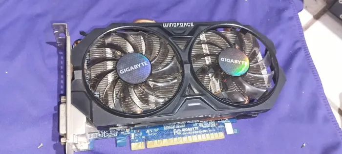 Placa de Vídeo Gigabyte GTX750ti