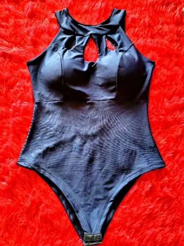 body feminino na cor azul escuro semi novo tamanho M