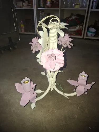 Lustre decorativo pendente, todo em ferro, floral, em perfeito estado