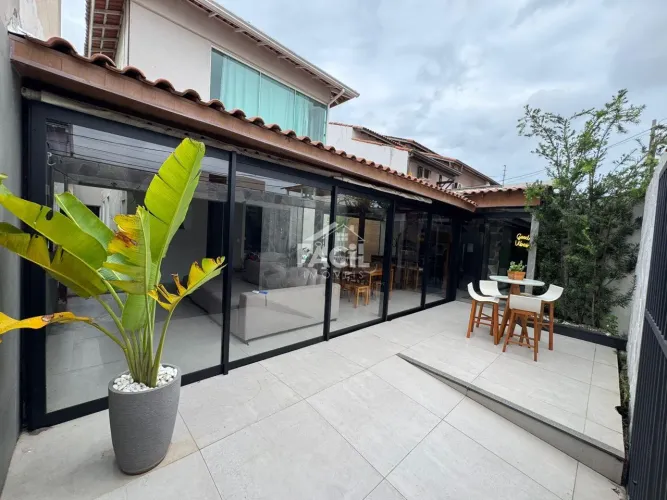 Casa à Venda em Morada de Laranjeiras, Serra, 4 Quartos, 350m²
