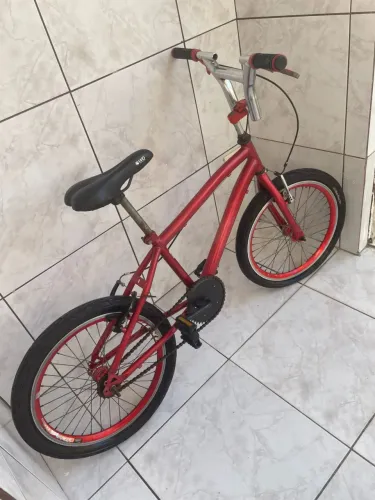 Bicicleta infantojuvenil Caloi 