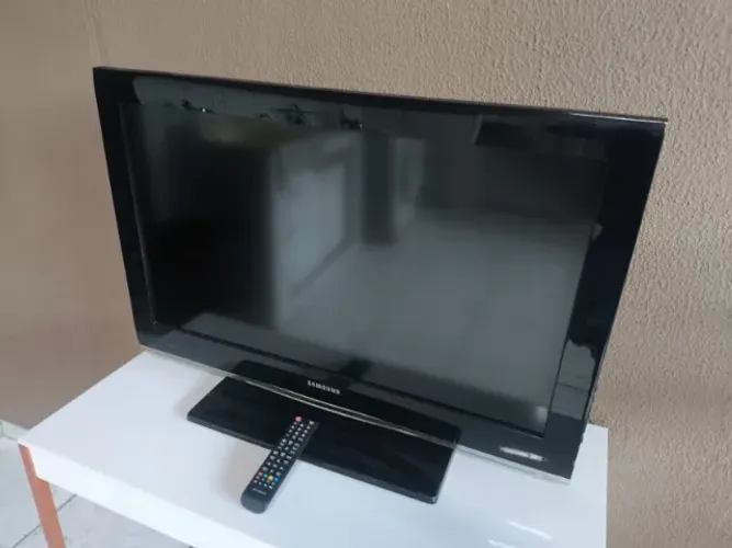 TV Samsung LCD LN32B530P2M Com Defeito Para Conserto ou Retirada de Peças